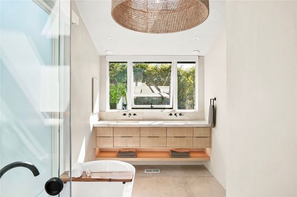 Bathroom, Dual Sink Vanities, Interior