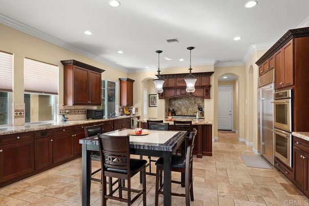 Dining room, Interior, Kitchen, Pendant Lights, Recessed Lighting, Stainless Steel Appliances