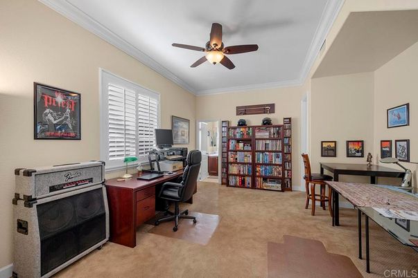 Home Office, Interior