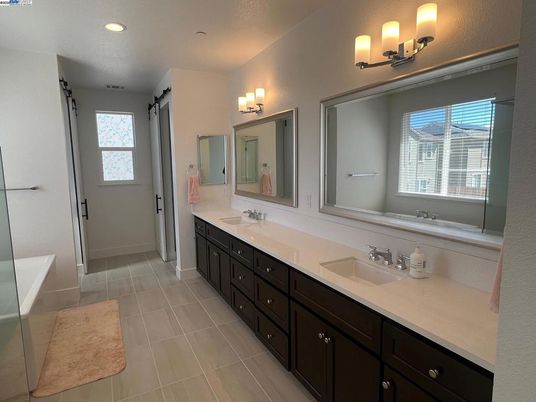 Bathroom, Dual Sink Vanities, Interior, Recessed Lighting