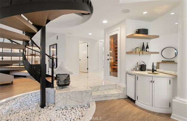 Interior, Recessed Lighting, Wood Texture Flooring