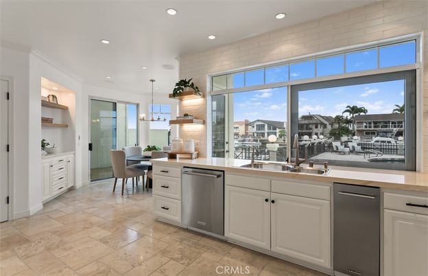 Dining room, Interior, Kitchen, Pendant Lights, Recessed Lighting, Stainless Steel Appliances