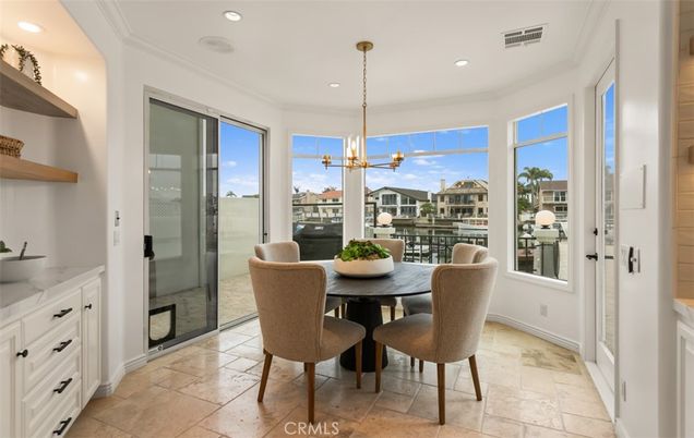 Dining room, Interior, Pendant Lights, Recessed Lighting