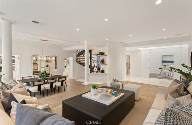 Chandelier, Dining room, Interior, Living room, Pendant Lights, Recessed Lighting