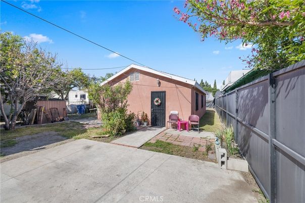 Backyard, Exterior
