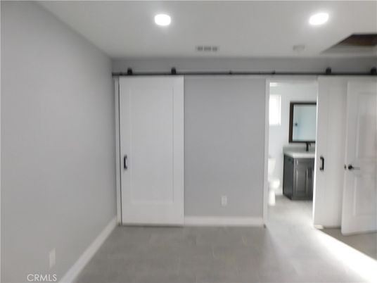 Empty room, Interior, Recessed Lighting, Washer