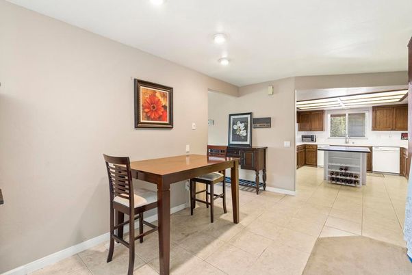 Dining room, Interior, Kitchen, Recessed Lighting