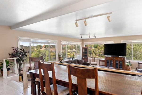 Dining room, Interior