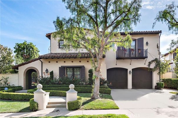 Attached, Exterior, Facade, Spanish Mediterranean