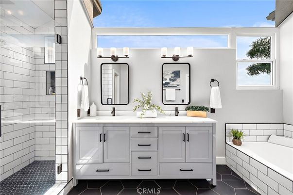 Bathroom, Dual Sink Vanities, Interior