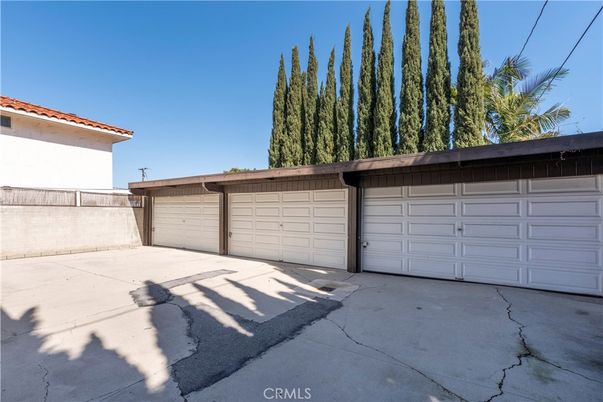 Detached Garage, Exterior