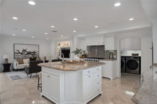 Interior, Kitchen, Living room, Recessed Lighting, Stainless Steel Appliances, Washer