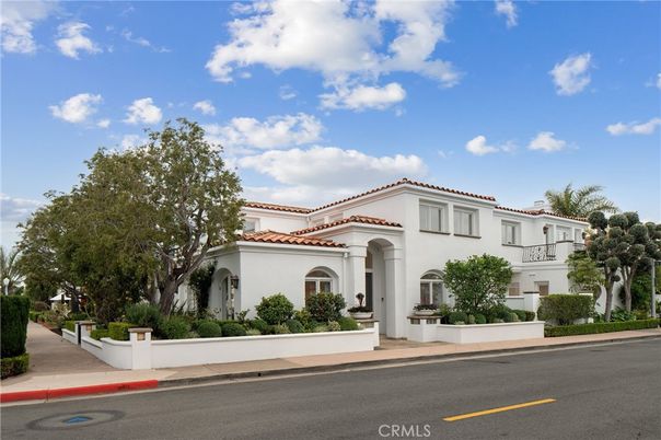 Exterior, Facade, Spanish Mediterranean