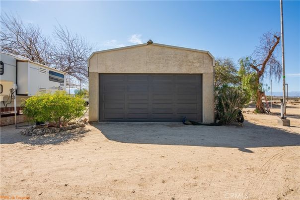 Detached Garage, Exterior