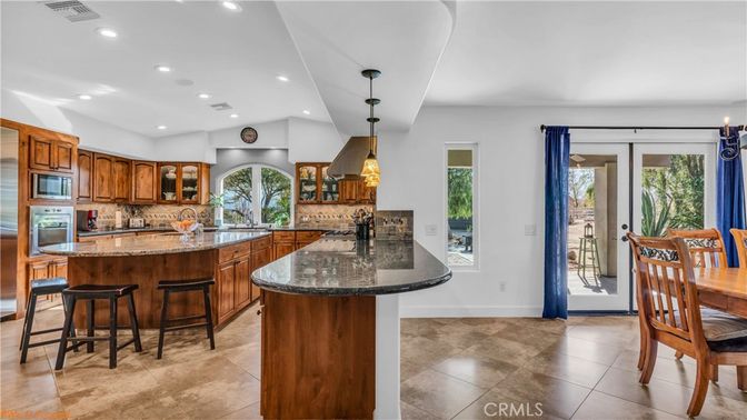 Dining room, Interior, Kitchen, Pendant Lights, Recessed Lighting, Stainless Steel Appliances