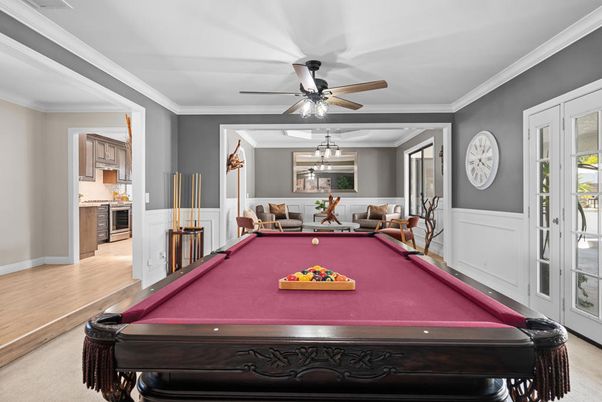 Billiard Table, Game Room, Interior, Wood Texture Flooring