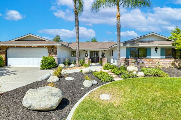 Attached, Exterior, Facade, Brick Facade, Ranch