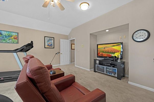 Fitness Equipment, Interior, Living room, Recessed Lighting