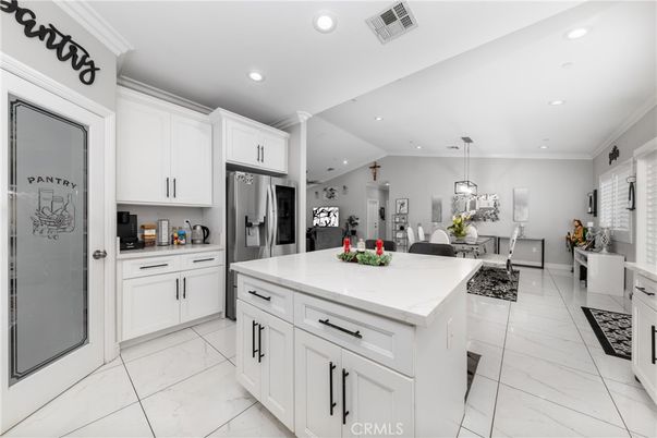 Dining room, Interior, Kitchen, Pendant Lights, Recessed Lighting, Stainless Steel Appliances