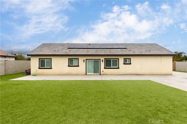 Backyard, Exterior, Facade, Solar Panels, Ranch