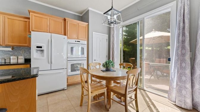 Dining room, Interior, Kitchen, Pendant Lights