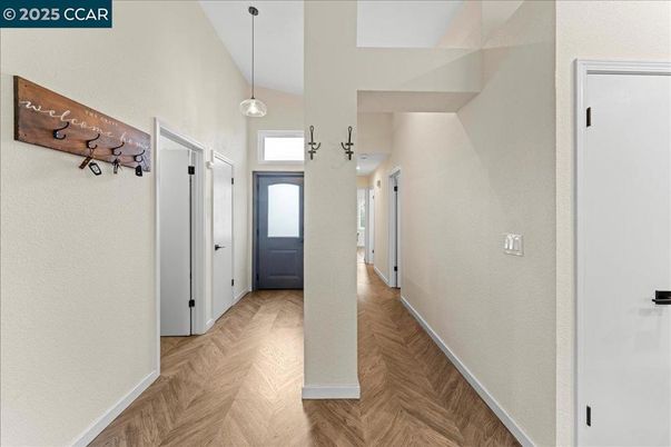 Interior, Pendant Lights, Wood Texture Flooring