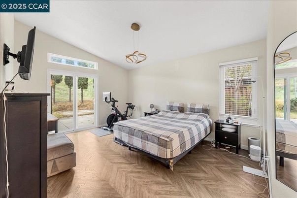 Bedroom, Fitness Equipment, Interior, Pendant Lights, Wood Texture Flooring