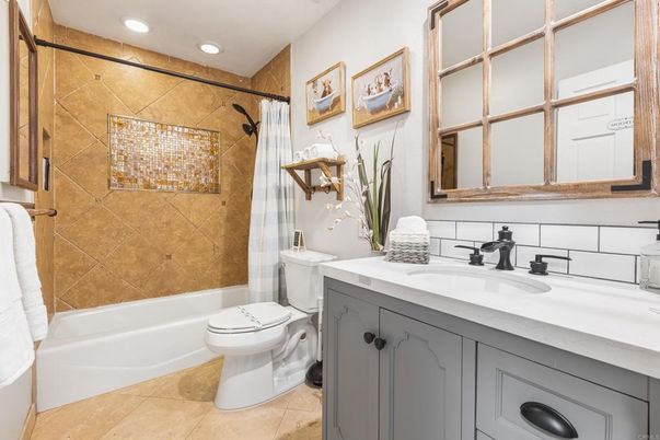 Bathroom, Interior, Recessed Lighting