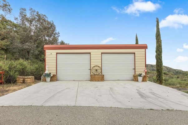 Detached Garage, Exterior