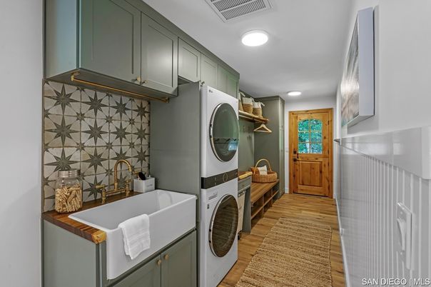 Interior, Recessed Lighting, Utility Closets, Washer, Wood Texture Flooring