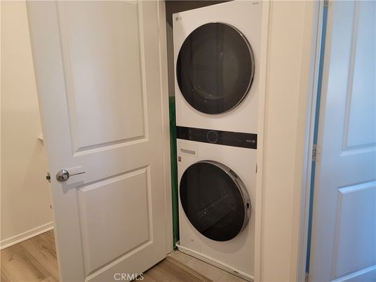 Interior, Utility Closets, Washer, Wood Texture Flooring