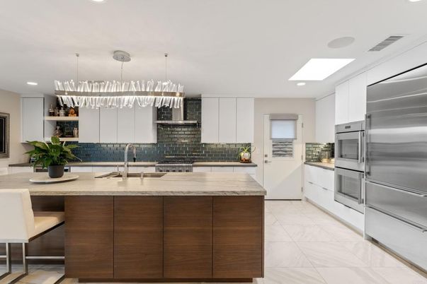 Chandelier, Interior, Kitchen, Marble, Pendant Lights, Recessed Lighting, Stainless Steel Appliances