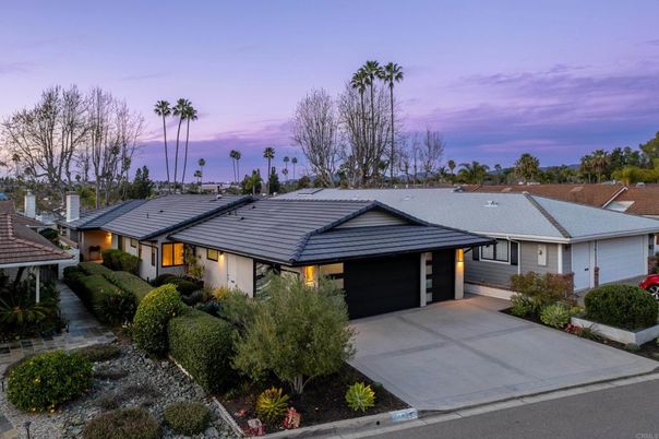 Attached, Exterior, Facade, Ranch