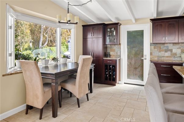 Chandelier, Dining room, Interior, Pendant Lights
