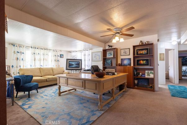 Home Office, Interior