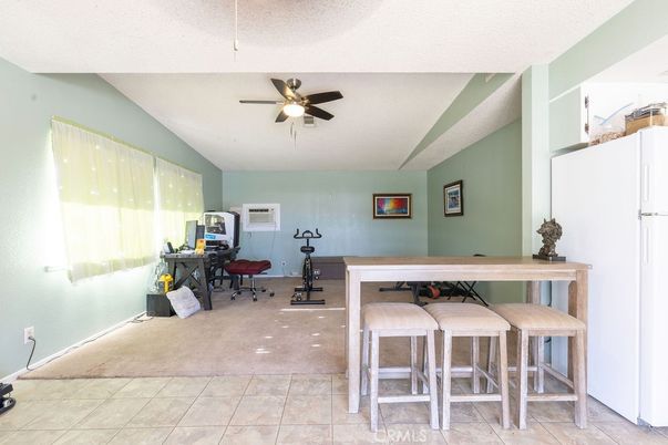 Home Office, Interior