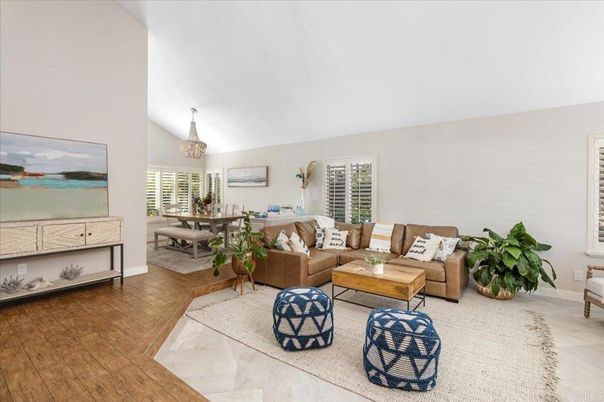 Chandelier, Dining room, Interior, Living room, Pendant Lights, Wood Texture Flooring