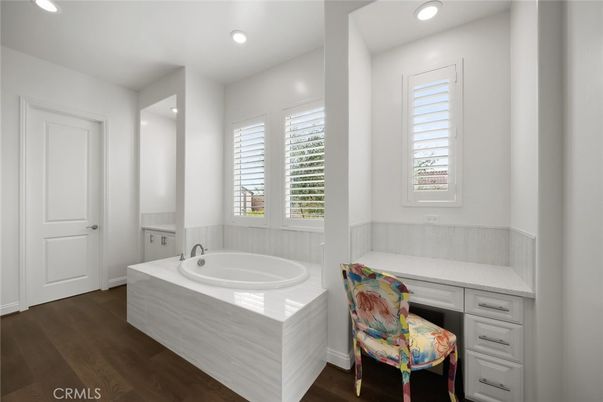 Bathroom, Interior, Recessed Lighting, Wood Texture Flooring