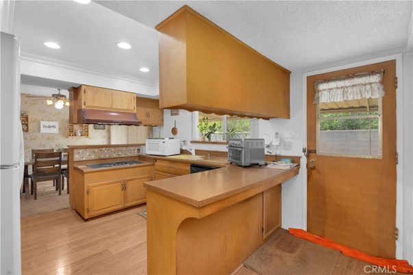 Dining room, Interior, Kitchen, Recessed Lighting, Wood Texture Flooring