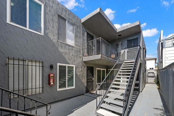 Exterior, Facade, None