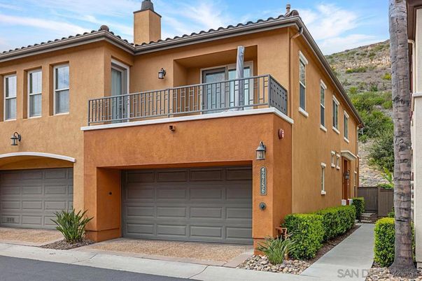 Attached, Exterior, Facade, Mediterranean