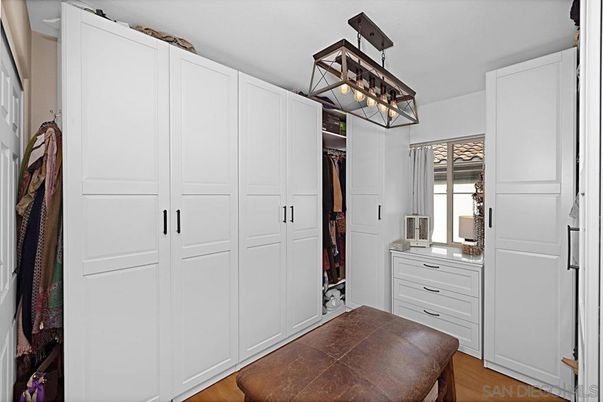 Interior, Pendant Lights, Wood Texture Flooring
