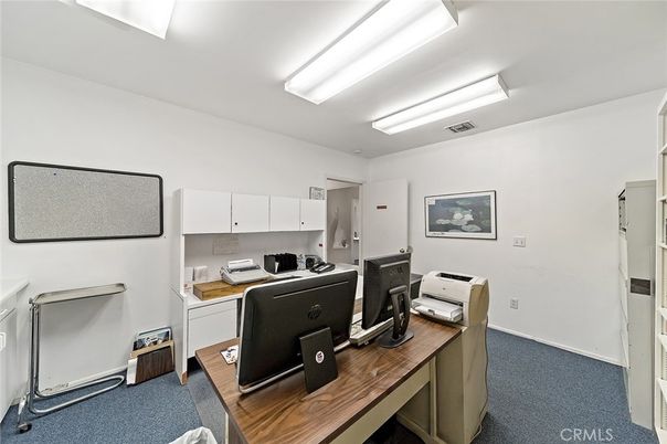 Home Office, Interior