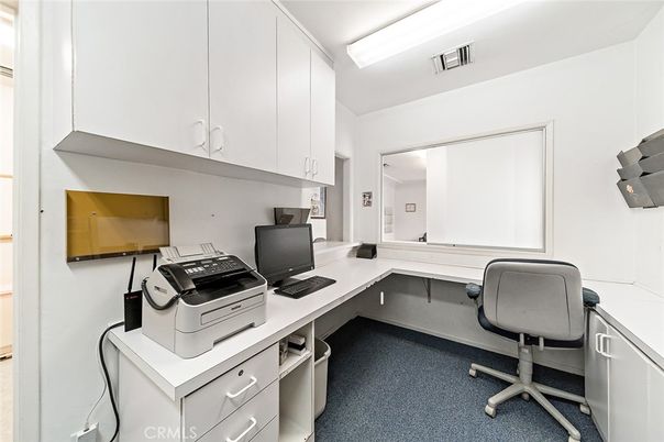 Home Office, Interior
