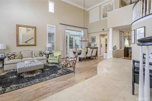 Chandelier, Dining room, Interior, Living room, Pendant Lights, Wood Texture Flooring
