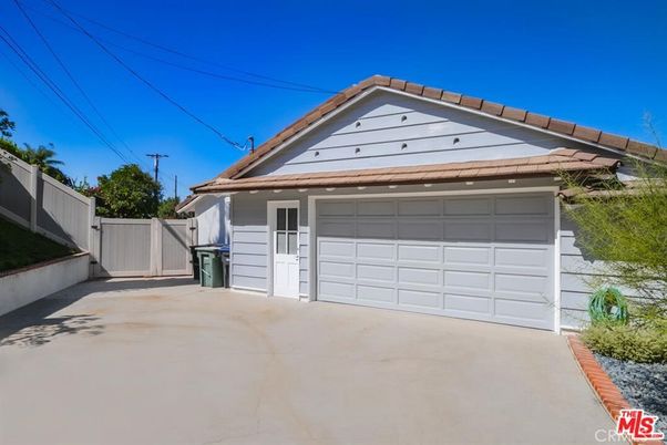 Detached Garage, Exterior