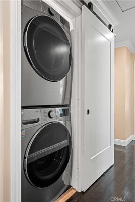 Interior, Utility Closets, Washer, Wood Texture Flooring