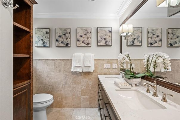 Bathroom, Dual Sink Vanities, Interior
