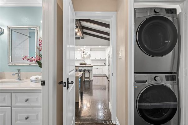 Interior, Utility Closets, Washer, Wooden Beams