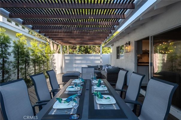 Dining room, Exterior